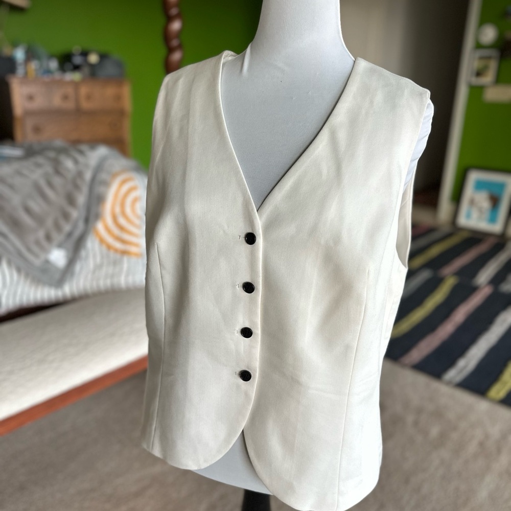 H&M Tailored XL Cream Vest with Black Buttons